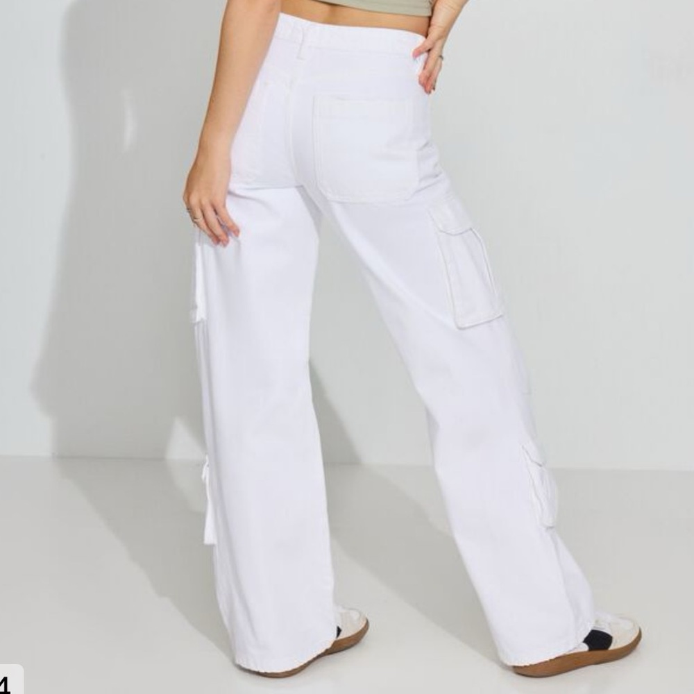 NEW! Garage white cargo pants - Picture 3 of 8